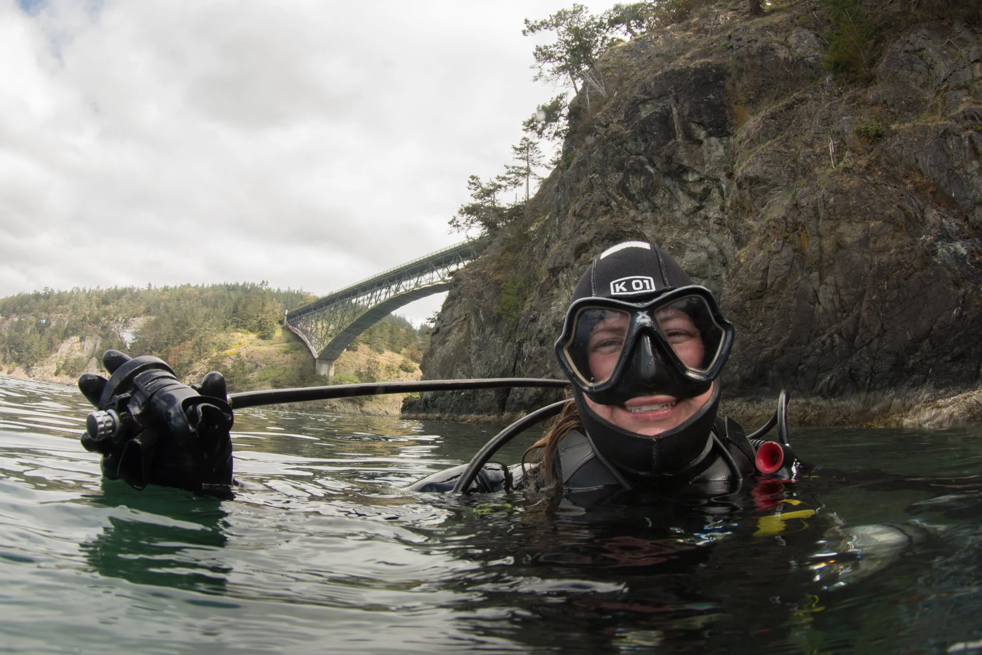 Diver Scuba Jess awaiting slack at Deception Pass. Photo by Eric Askilsrud.